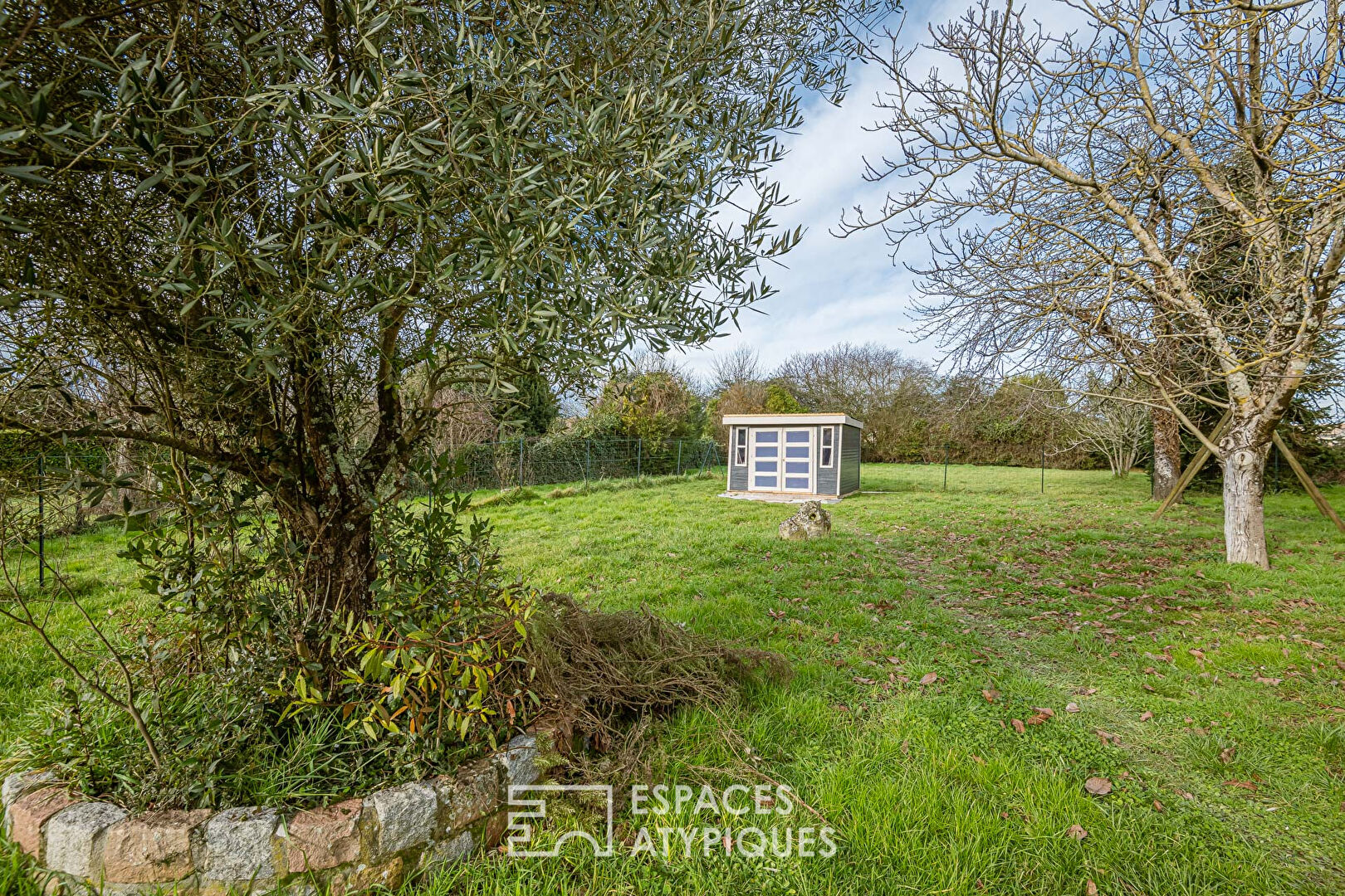 Stone house combining authenticity and modernity