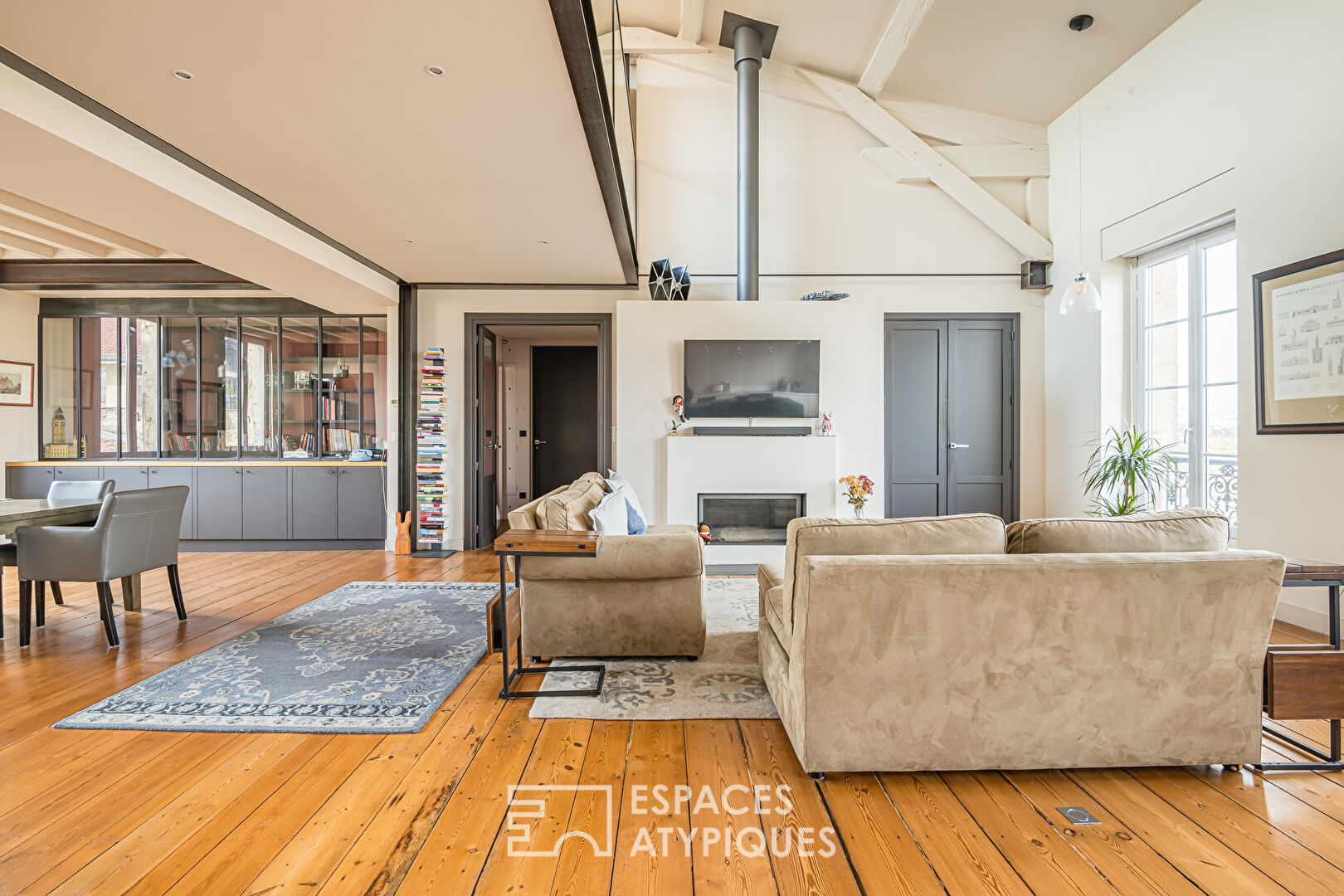 Loft with terrace and open view at La Bastide