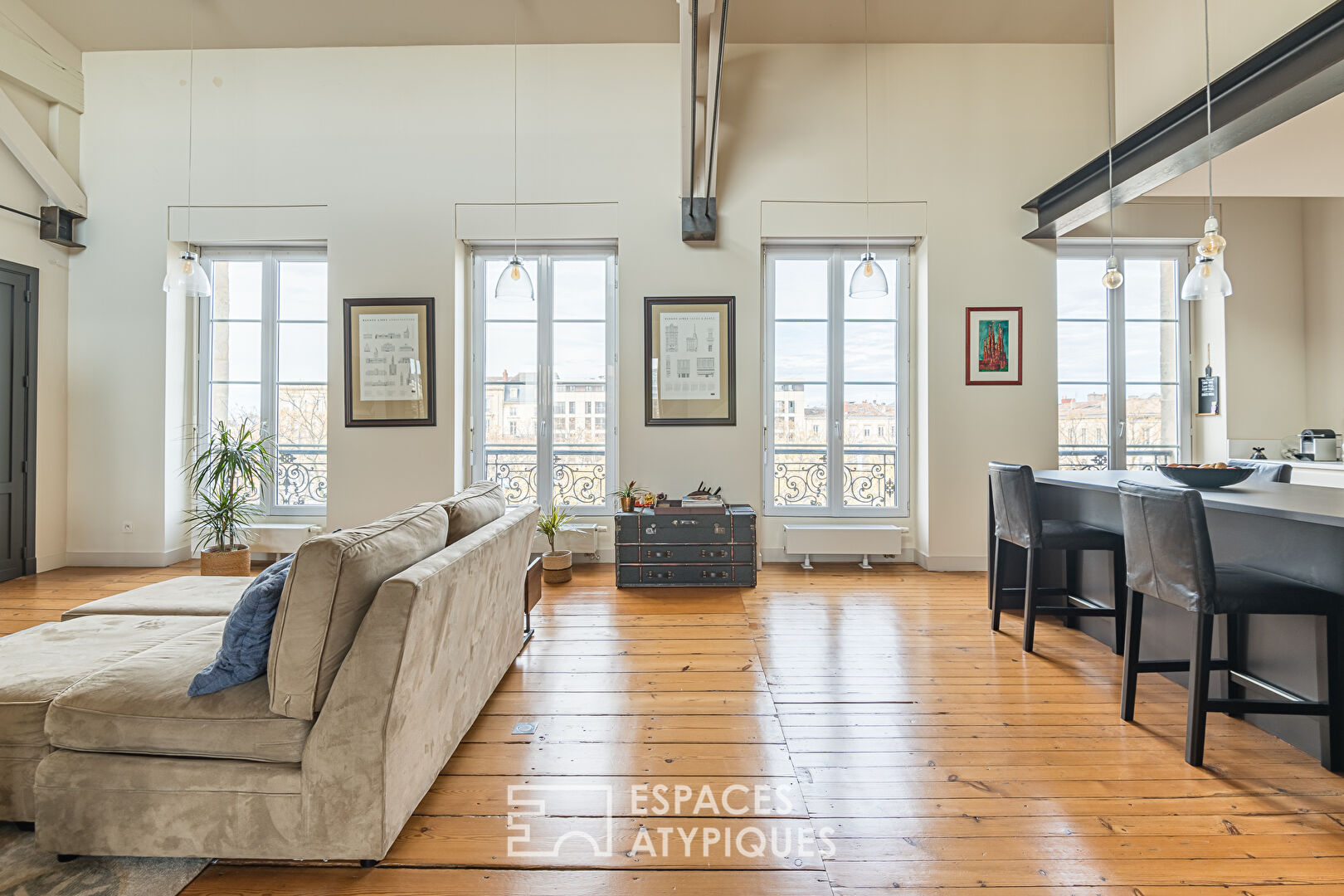 Loft with terrace and open view at La Bastide