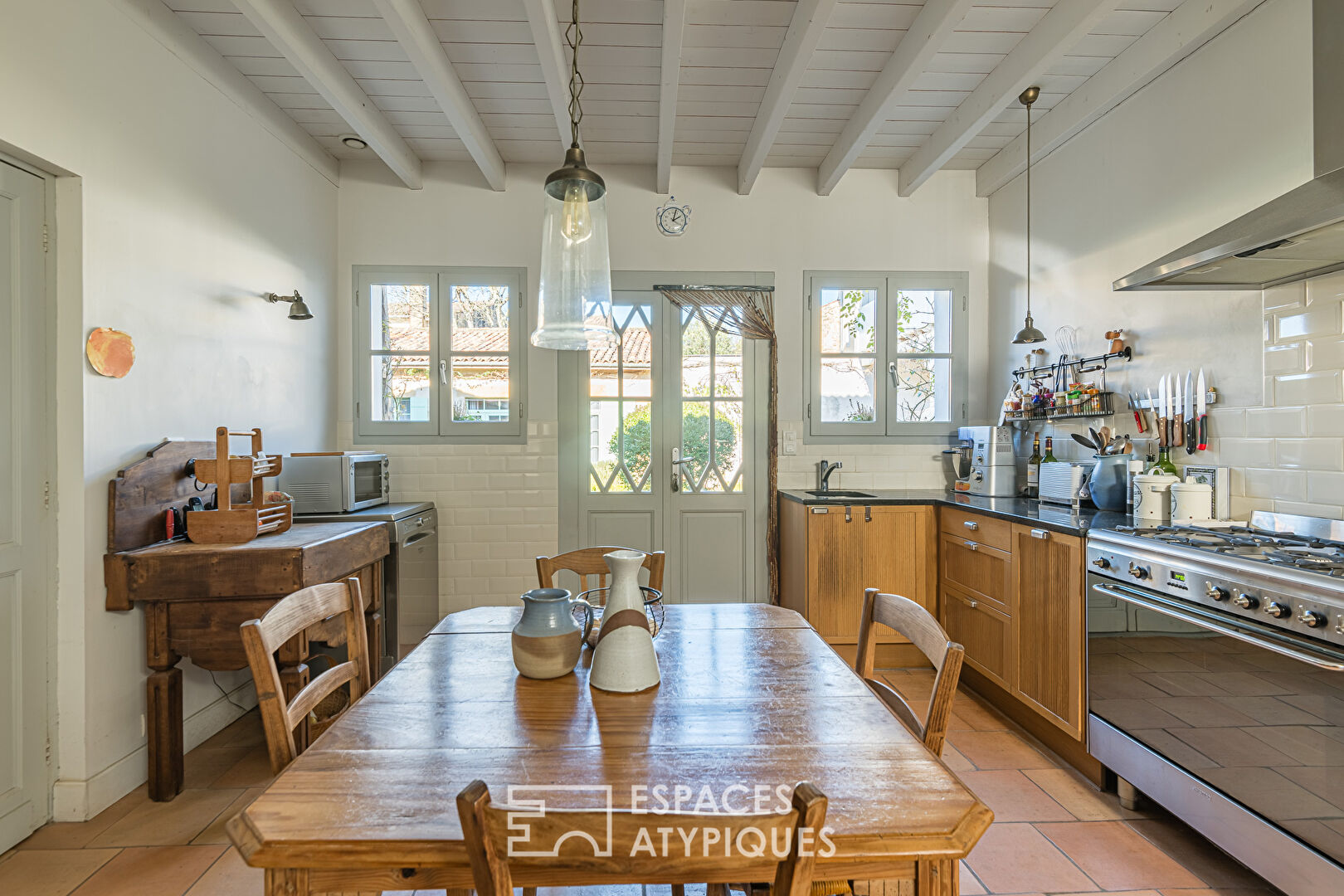 Maison historique du 19ème siècle avec patio et gîte