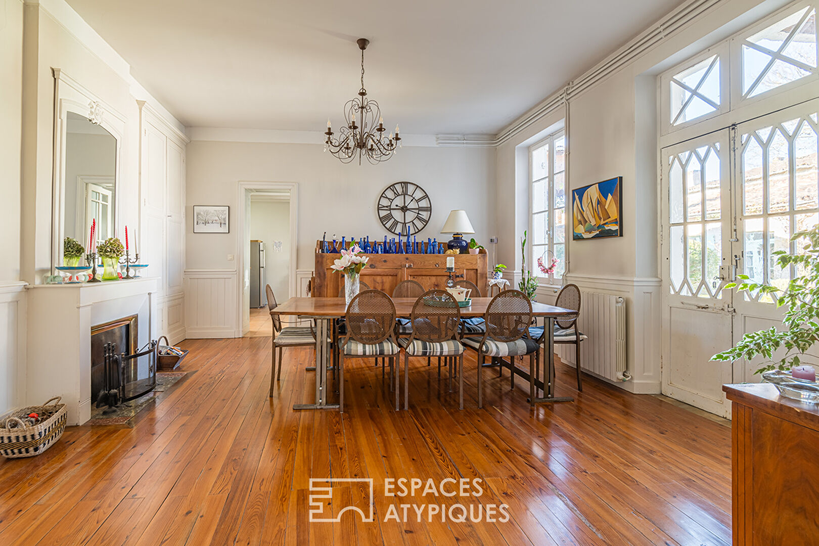 Maison historique du 19ème siècle avec patio et gîte