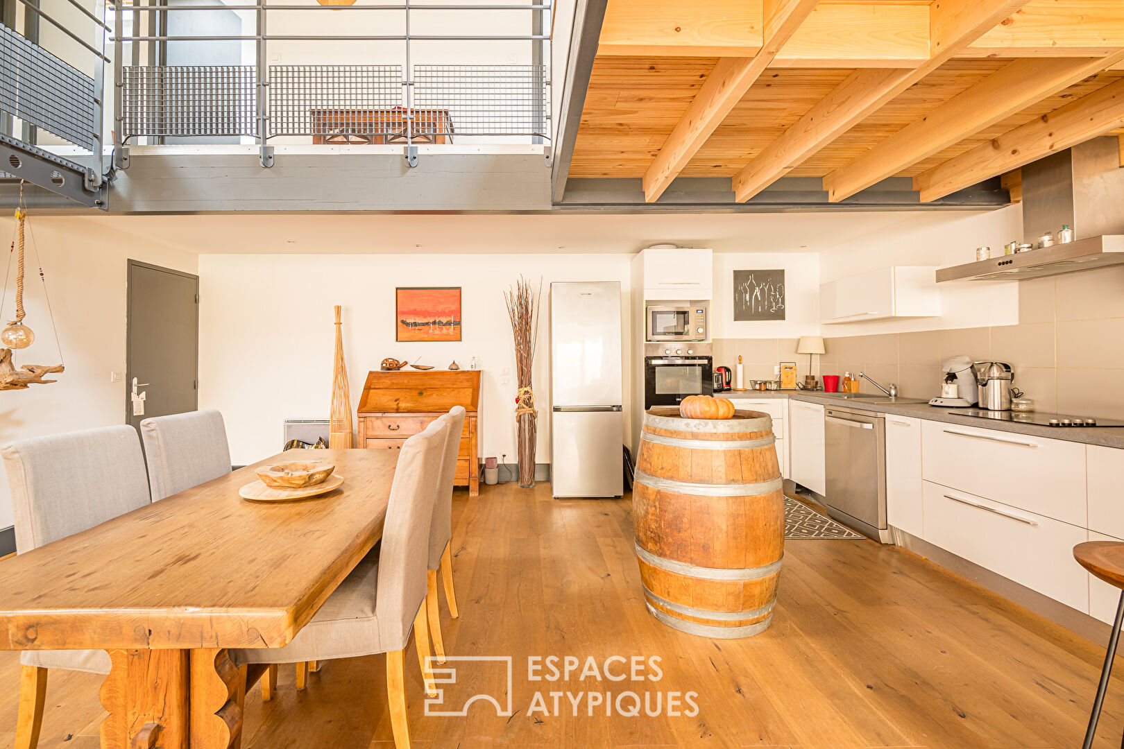 Loft with large garage and terrace