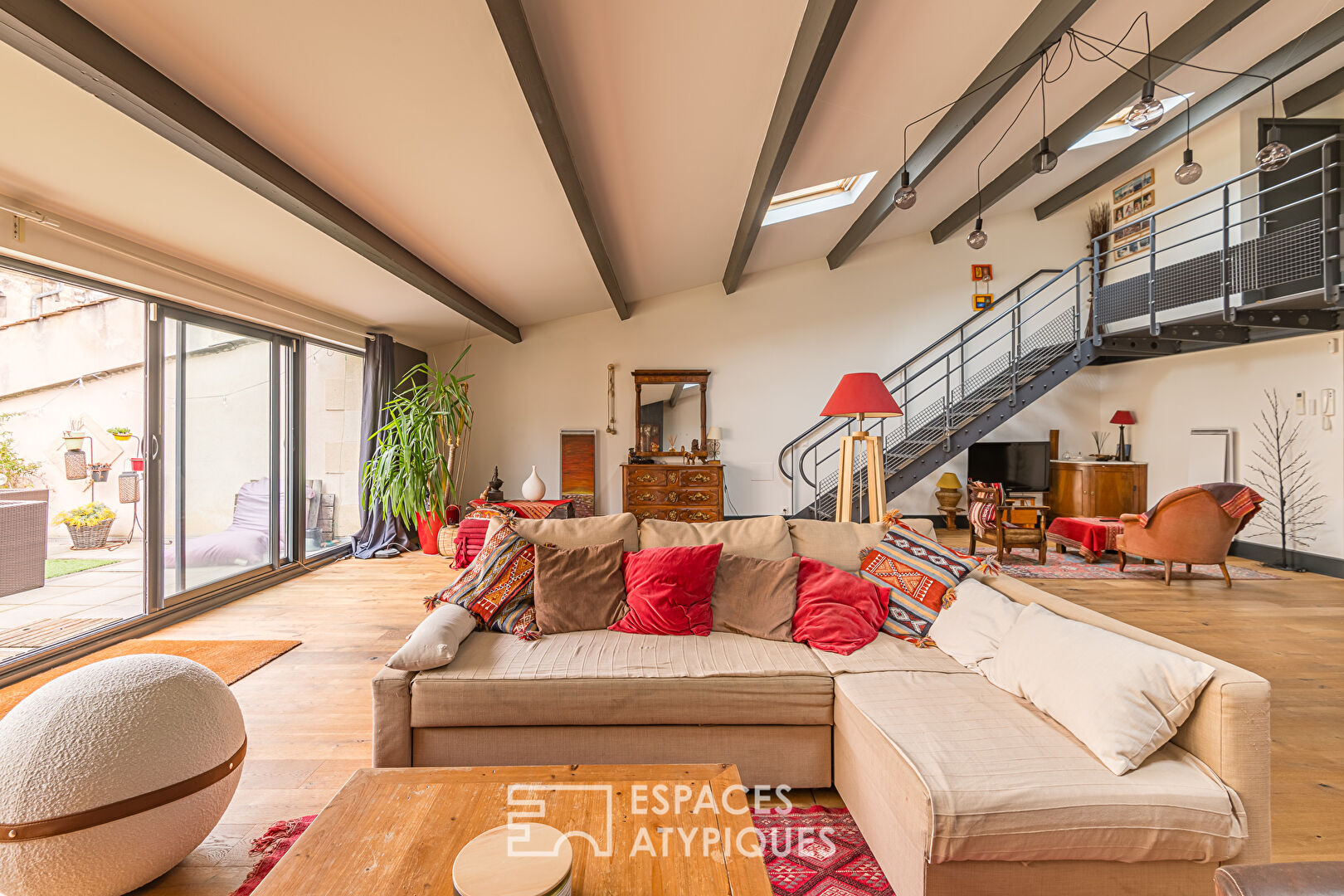 Loft with large garage and terrace