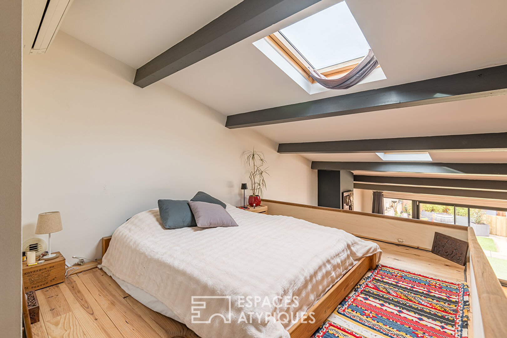 Loft with large garage and terrace