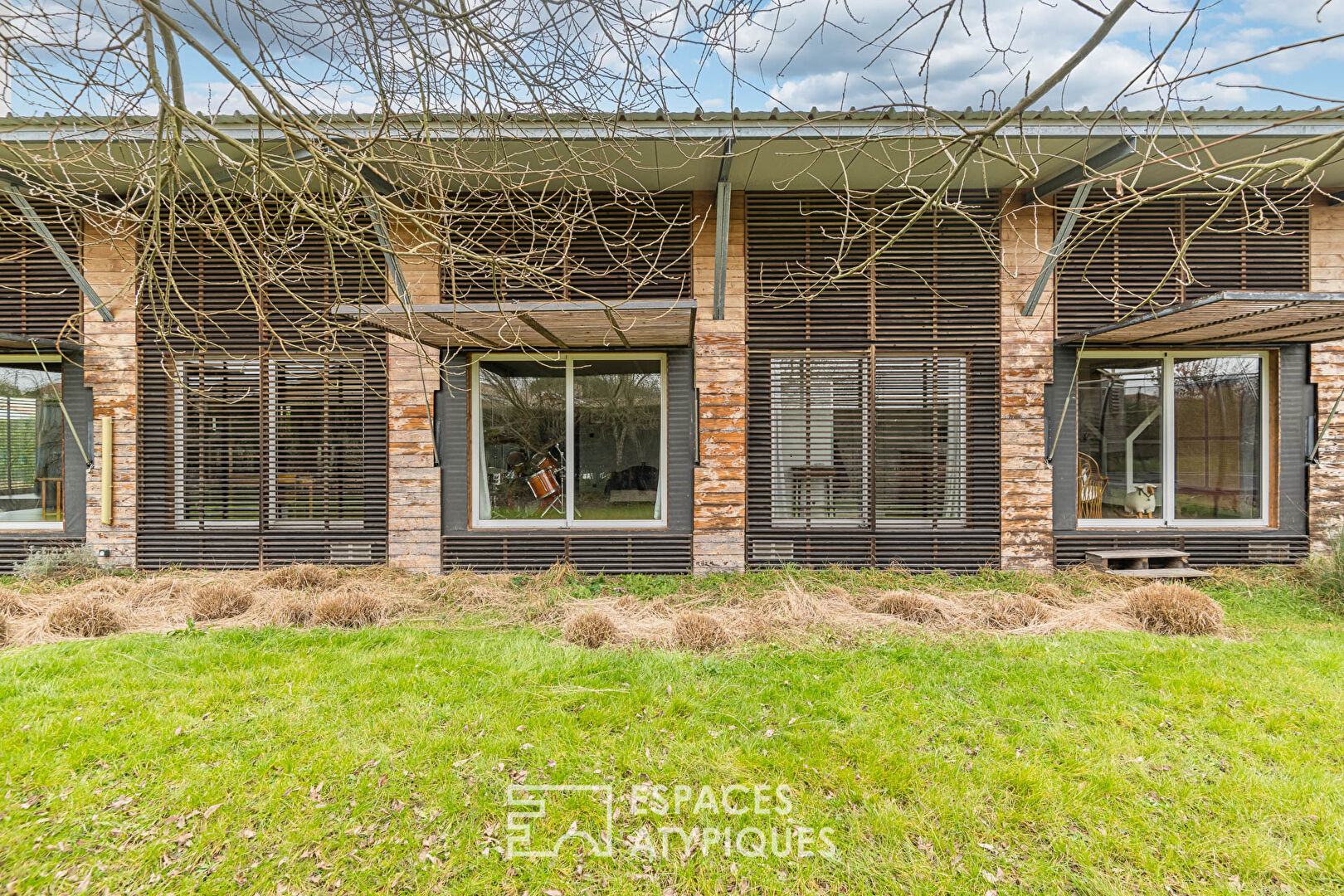 Ecological loft-style house with garden