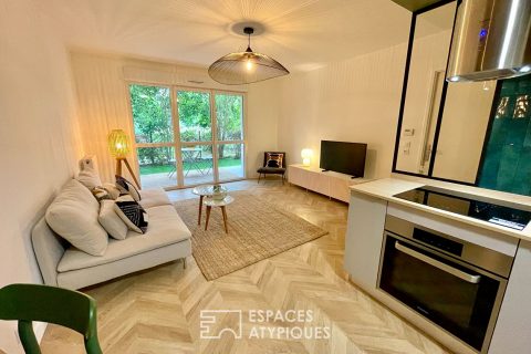 Beautiful renovated apartment with garden in Chartrons