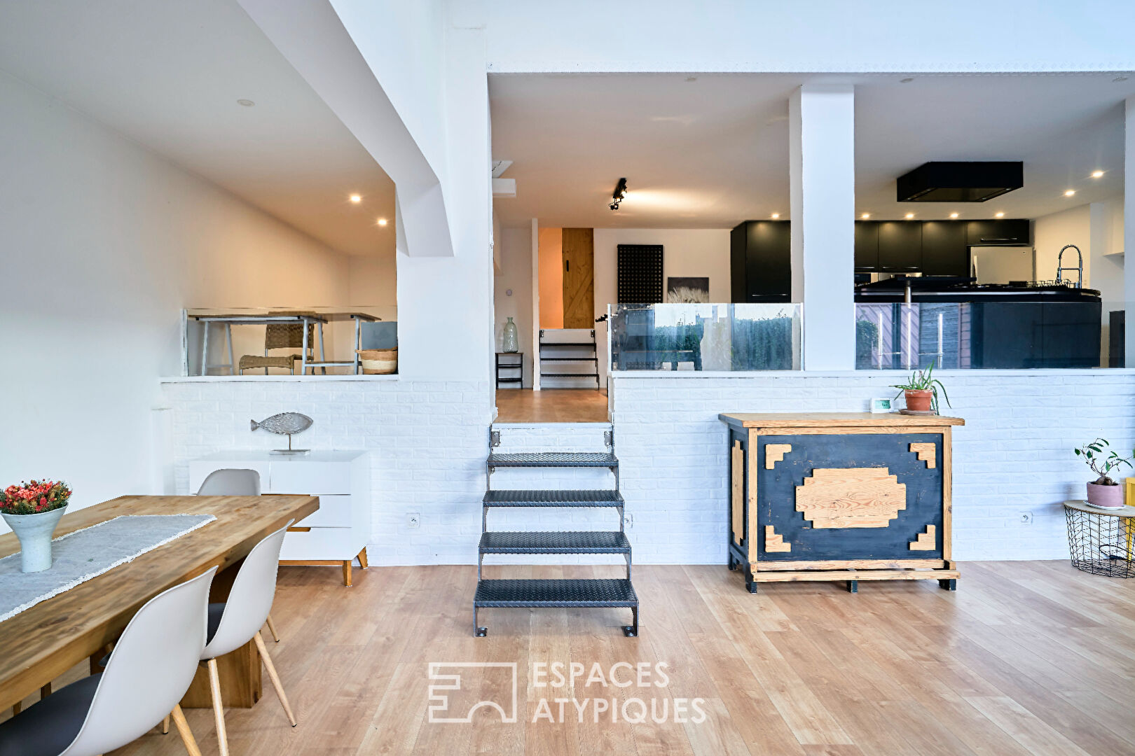 Loft dans un ancien cinéma avec terrasse centre de Croix