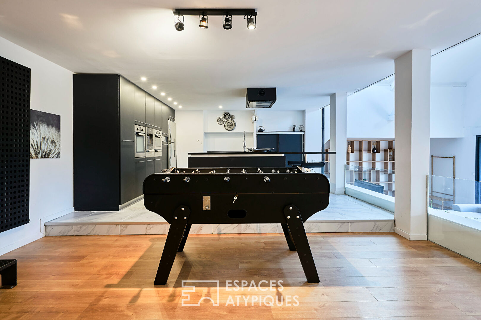 Loft dans un ancien cinéma avec terrasse centre de Croix