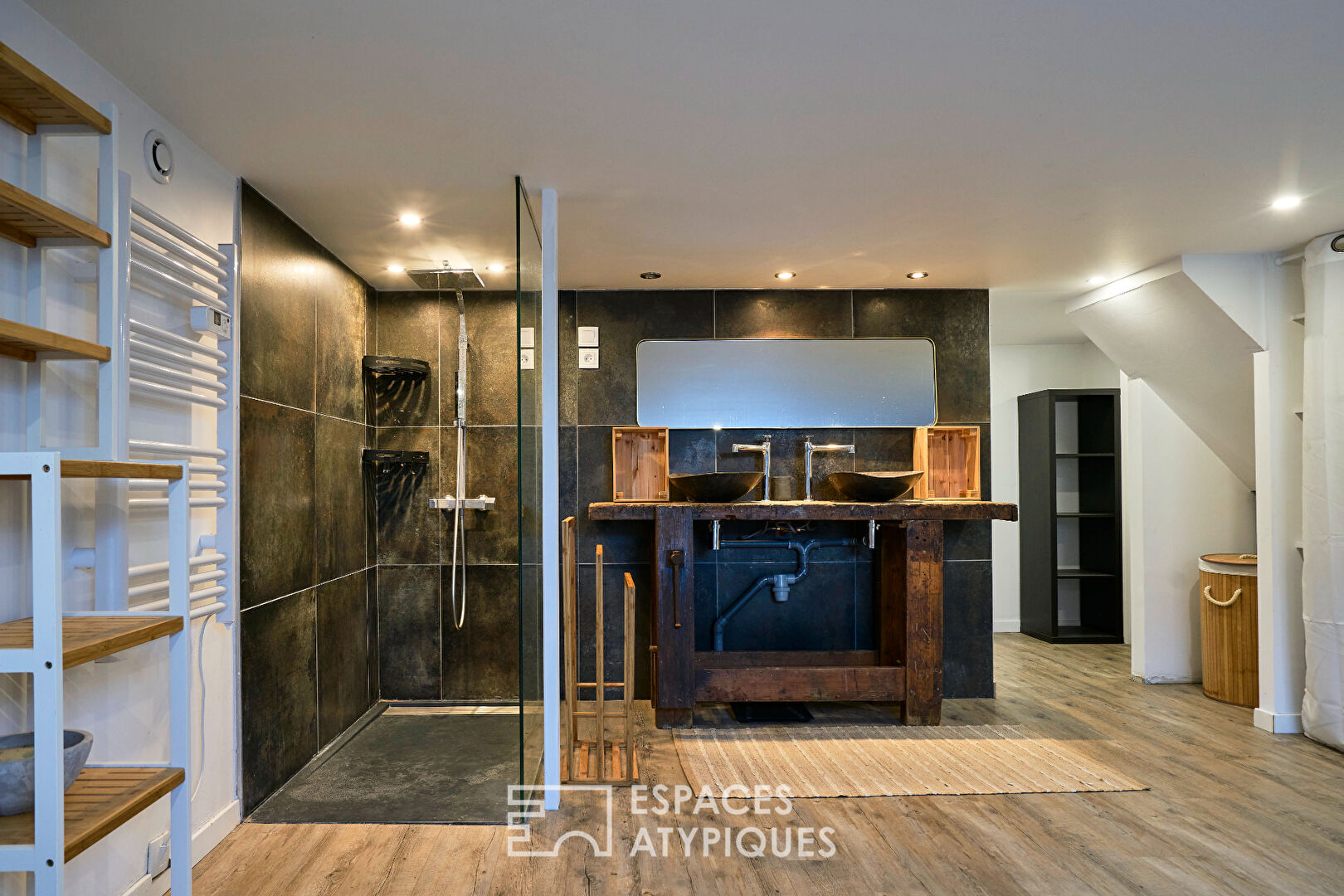 Loft dans un ancien cinéma avec terrasse centre de Croix