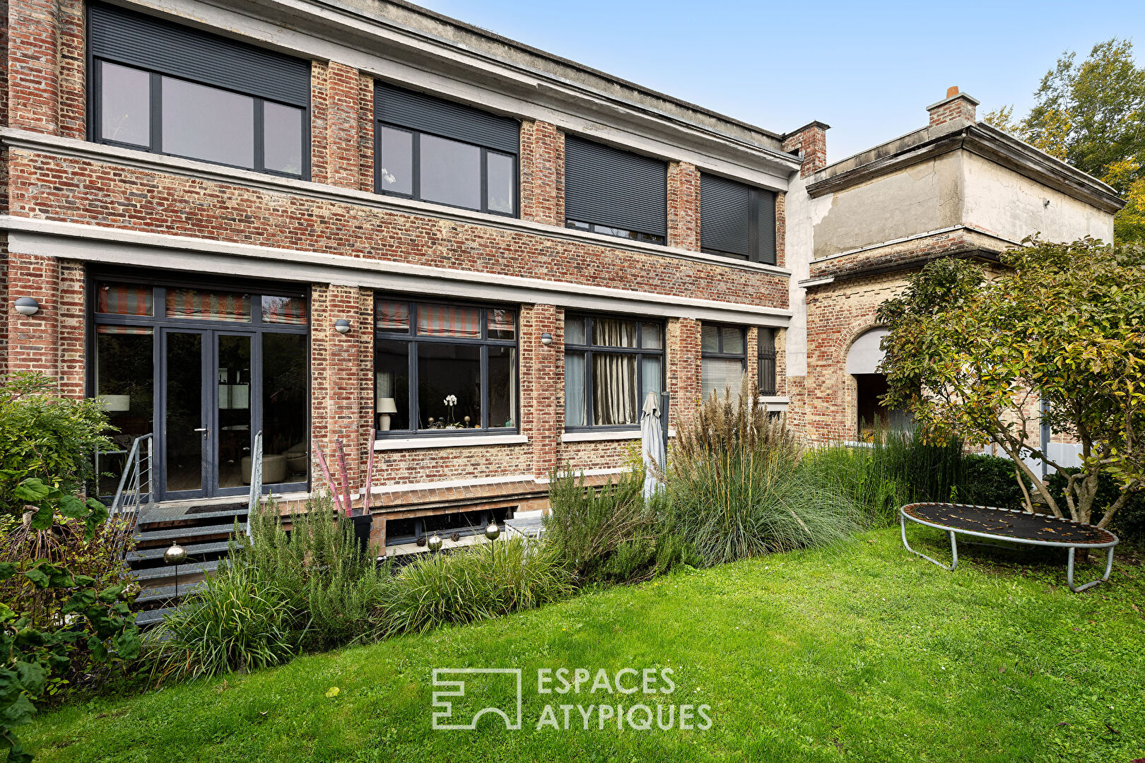 Apartment with garden