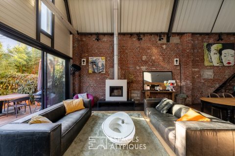 Loft in the heart of a former dye house