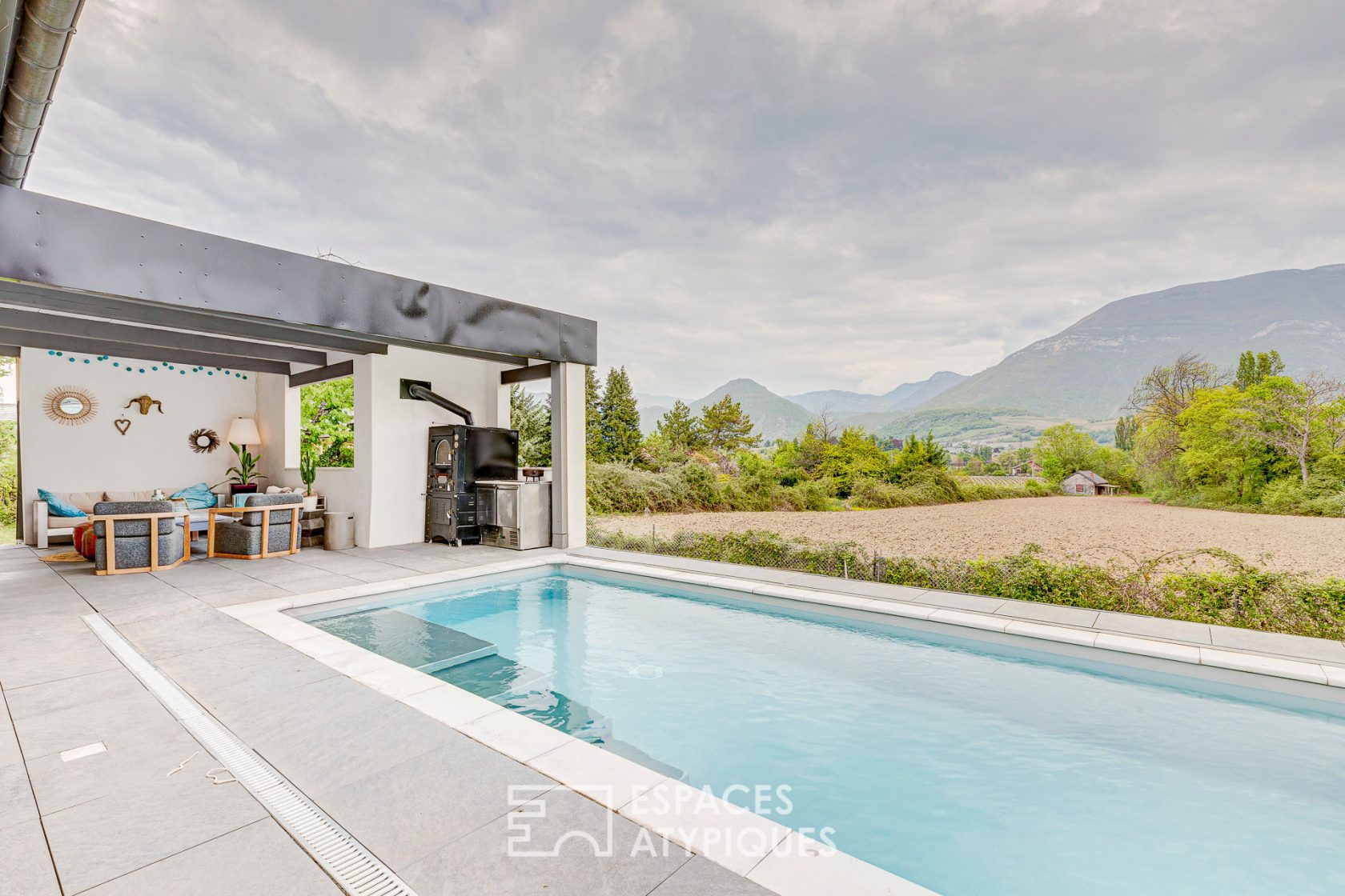 Villa rénovée au calme vue montagnes