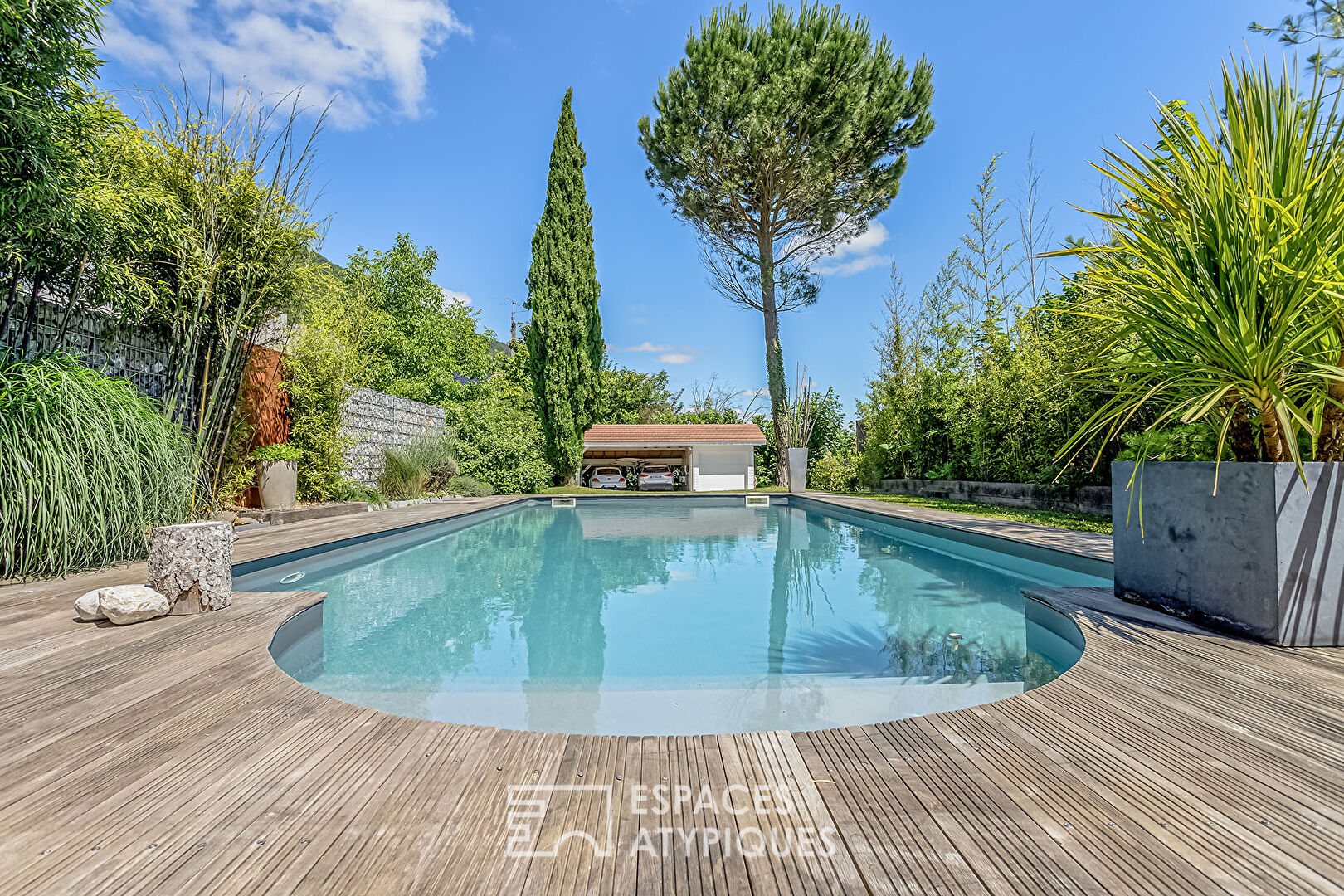 Architect-designed wooden frame house with swimming pool