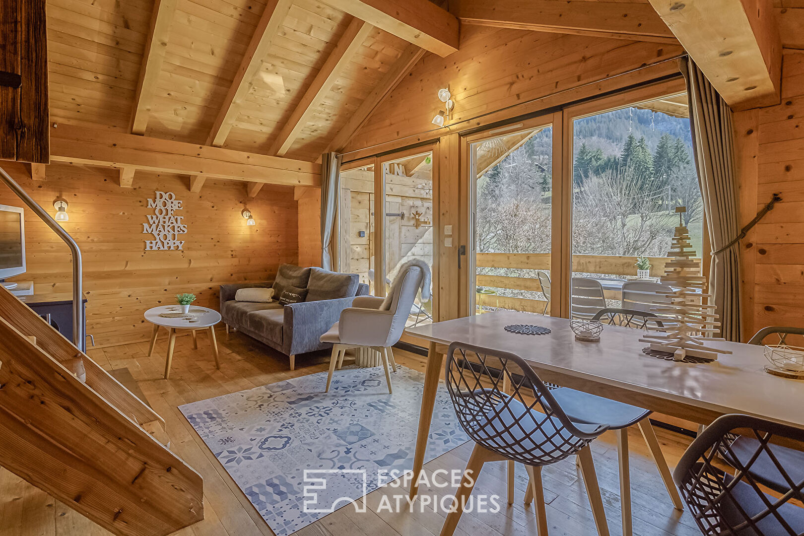 Hamlet of three chalets with exceptional views