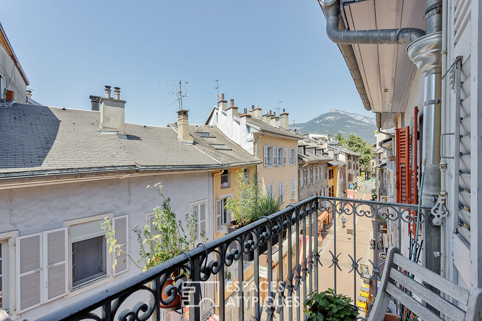 Renovated apartment in the historic center of Chambéry