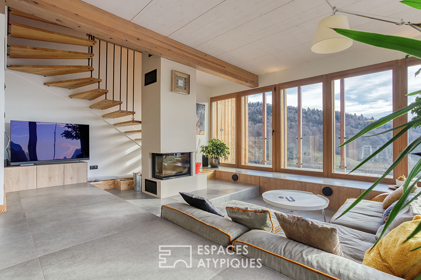 Maison d’architecte avec terrasse et vue