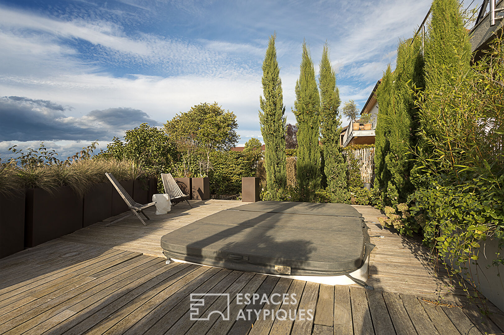 1950s house with panoramic view at the gates of Geneva