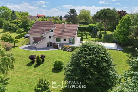 Architect-Designed House with Swimming Pool