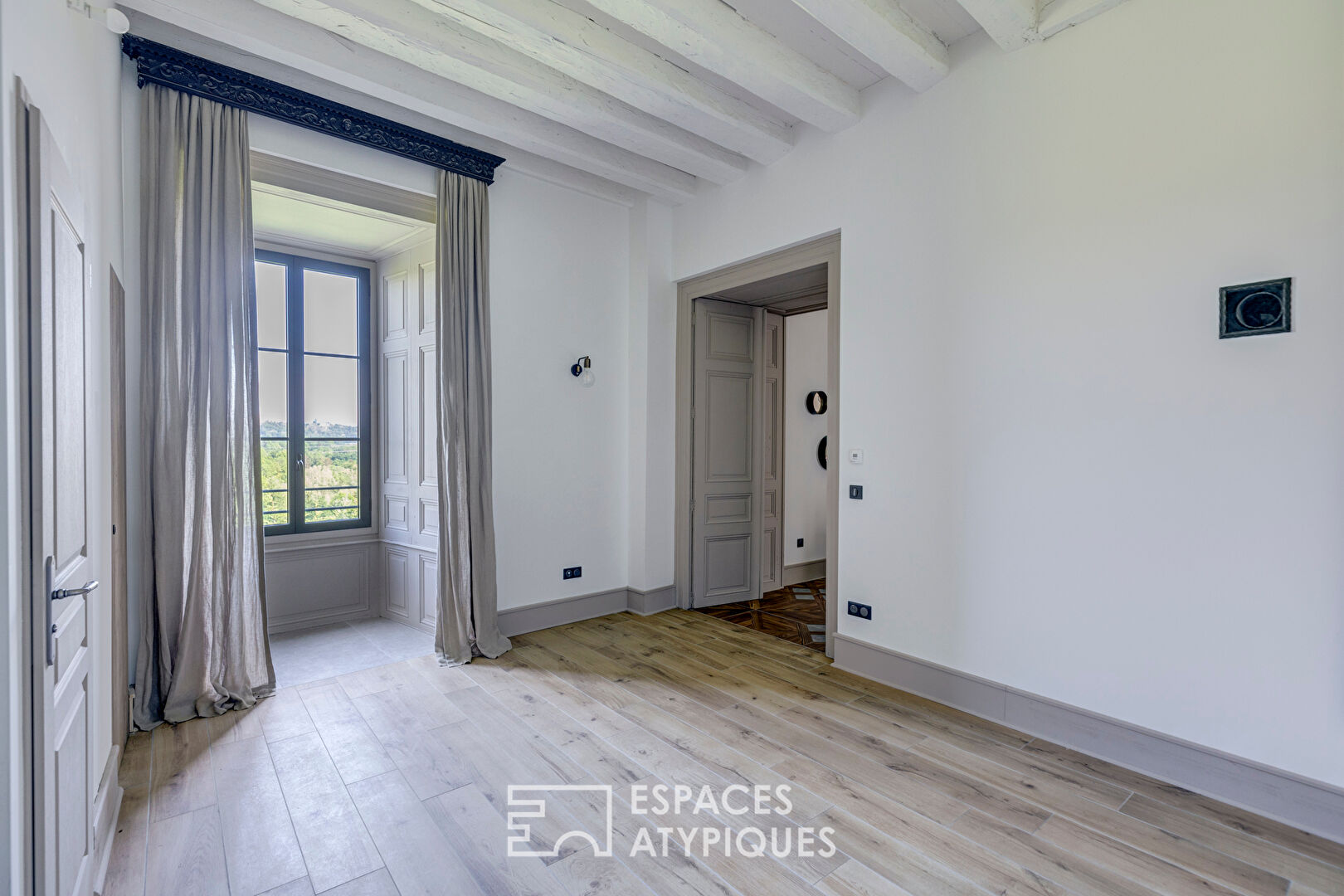 Duplex avec terrasse dans un château du XIVème siècle