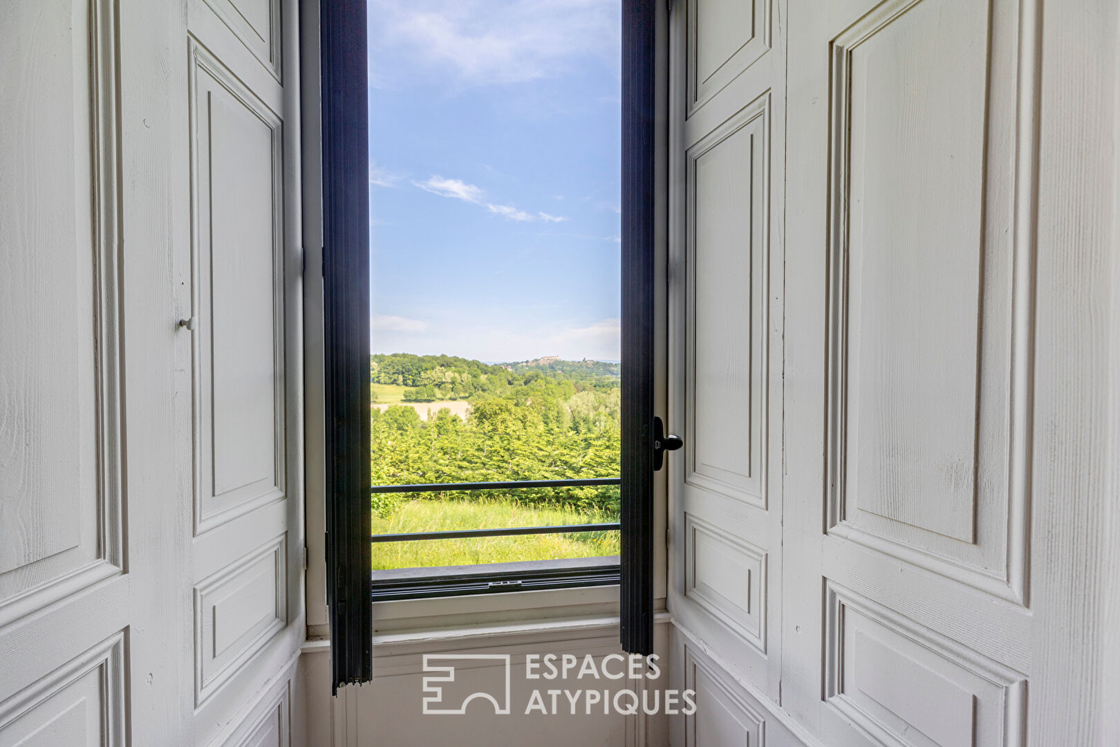 Duplex avec terrasse dans un château du XIVème siècle