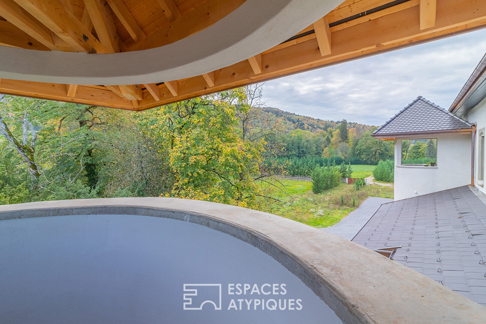 Duplex de caractère dans un château XIVème