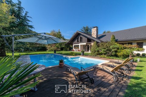 Maison d’architecte avec piscine et jardin paysager