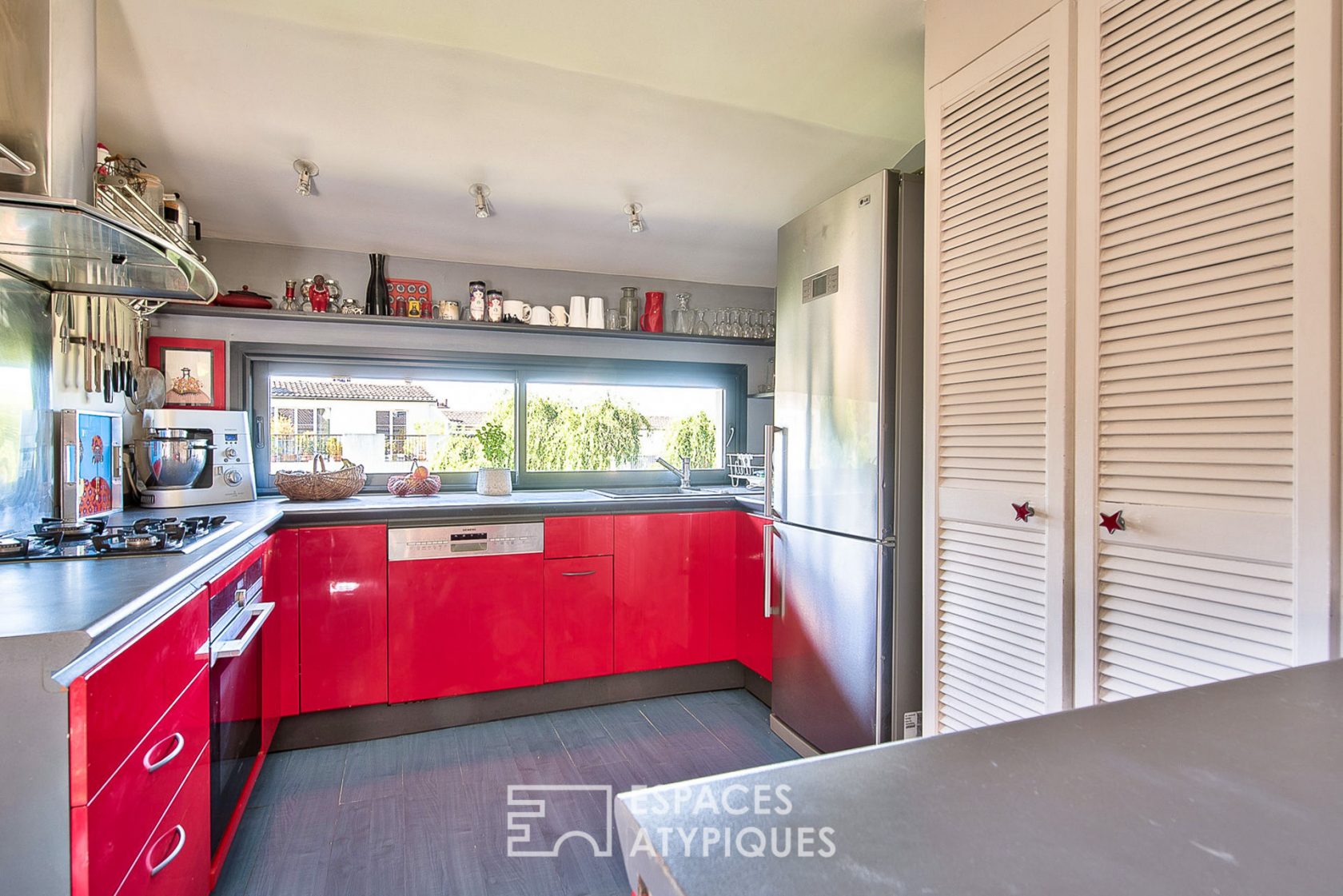Triplex with terrace and open view