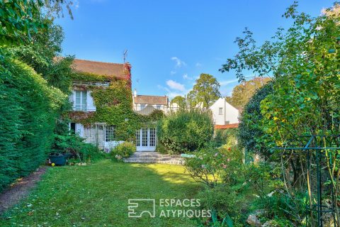 Maison et sa dépendance sur jardin et courette