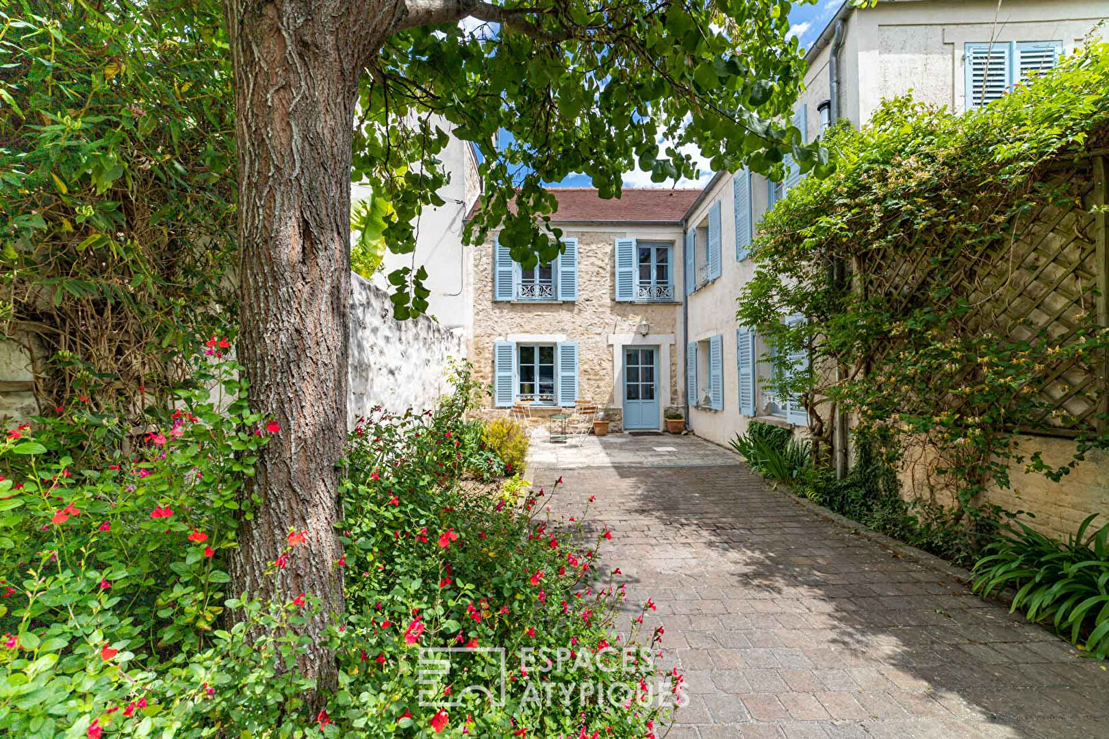 Maison de famille avec jardin au coeur du centre historique de Verneuil sur Seine