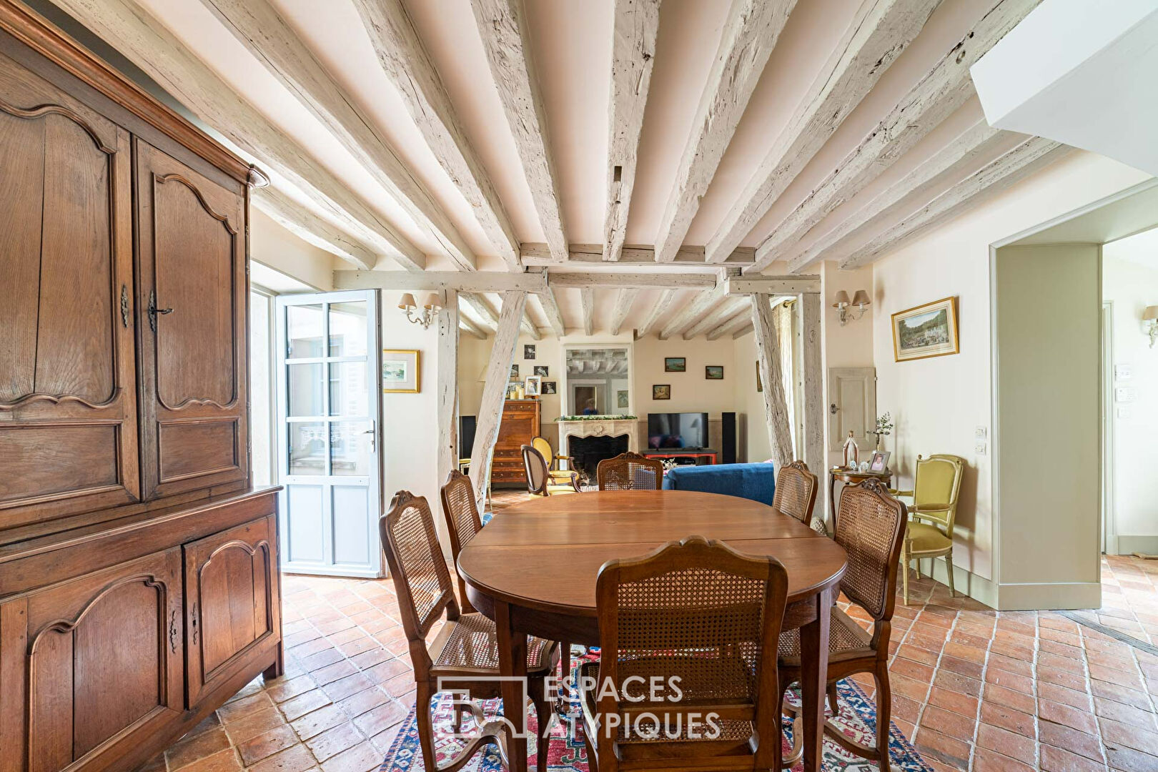 Family house with garden in the heart of the historic center of Verneuil sur Seine