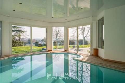 House with indoor swimming pool in a secure private domain