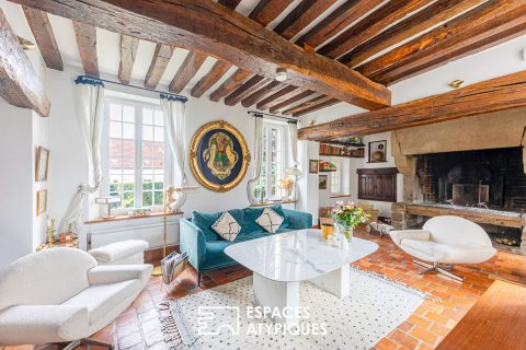 Old residence with breathtaking views of the Collegiate Church of Mantes la Jolie