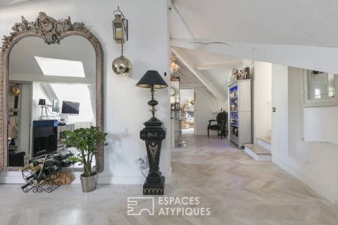 RARE : Appartement sous les toits, hyper centre historique de Saint Germain en Laye