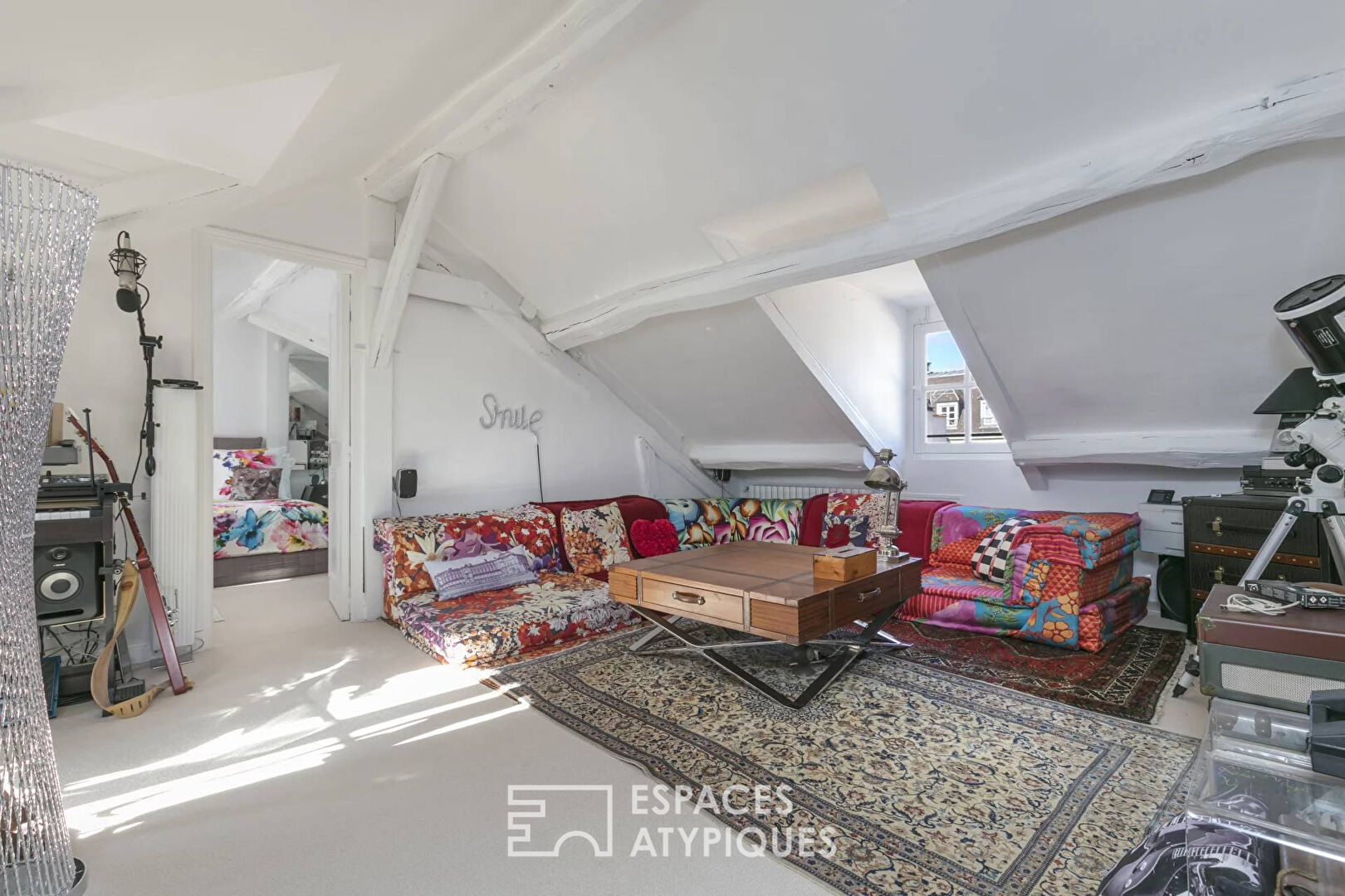 RARE : Appartement sous les toits, hyper centre historique de Saint Germain en Laye