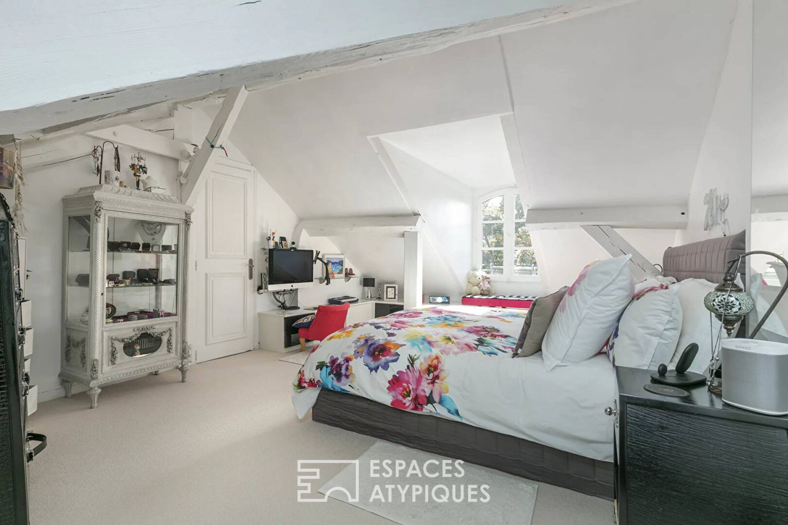 RARE : Appartement sous les toits, hyper centre historique de Saint Germain en Laye