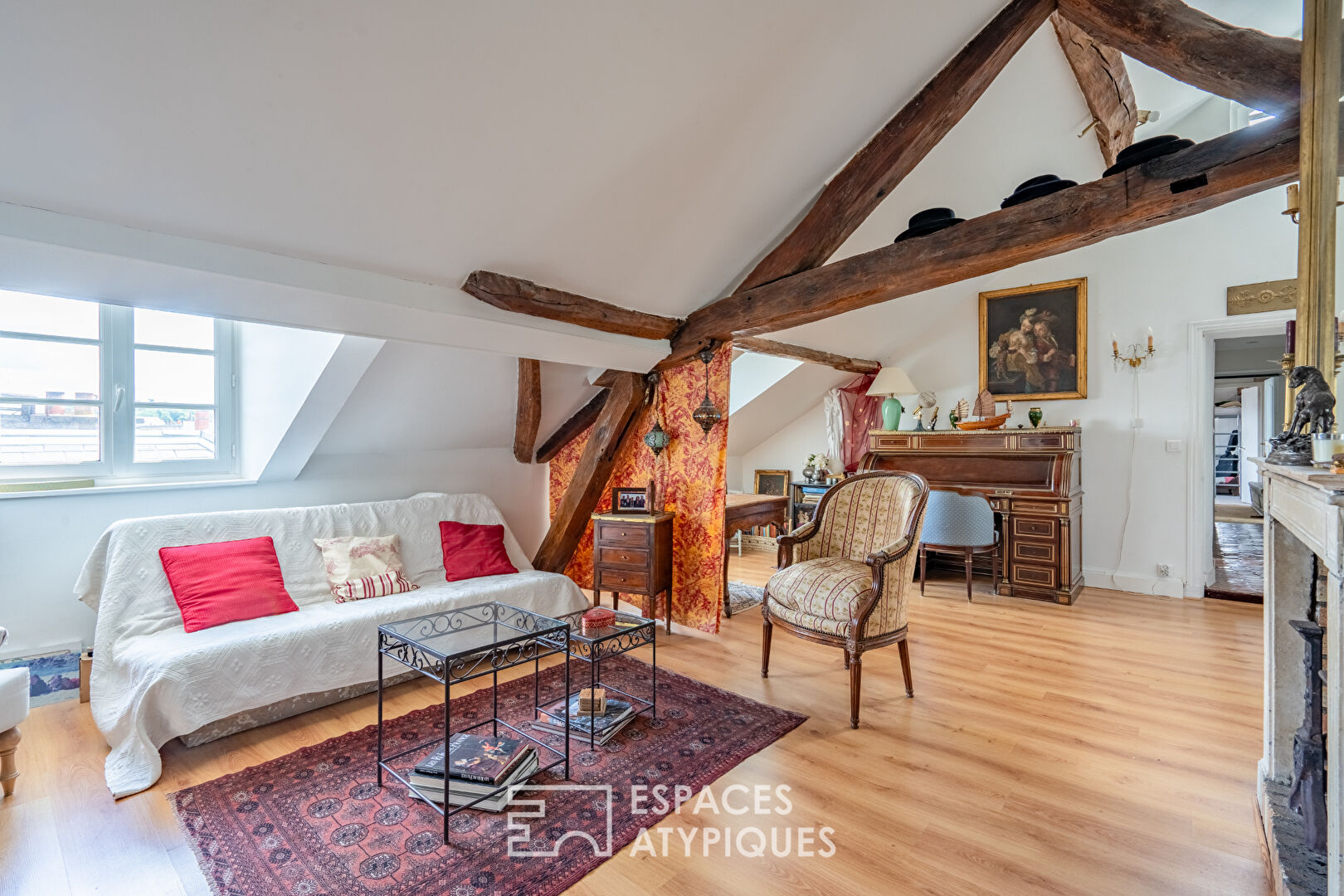 Large atypical family apartment in historic Versailles district