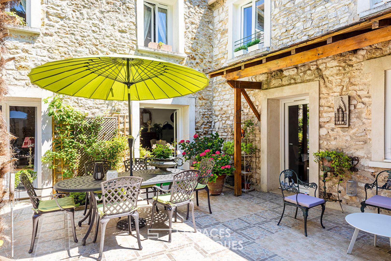 Explosion of charm in a sought-after hamlet near Guerville