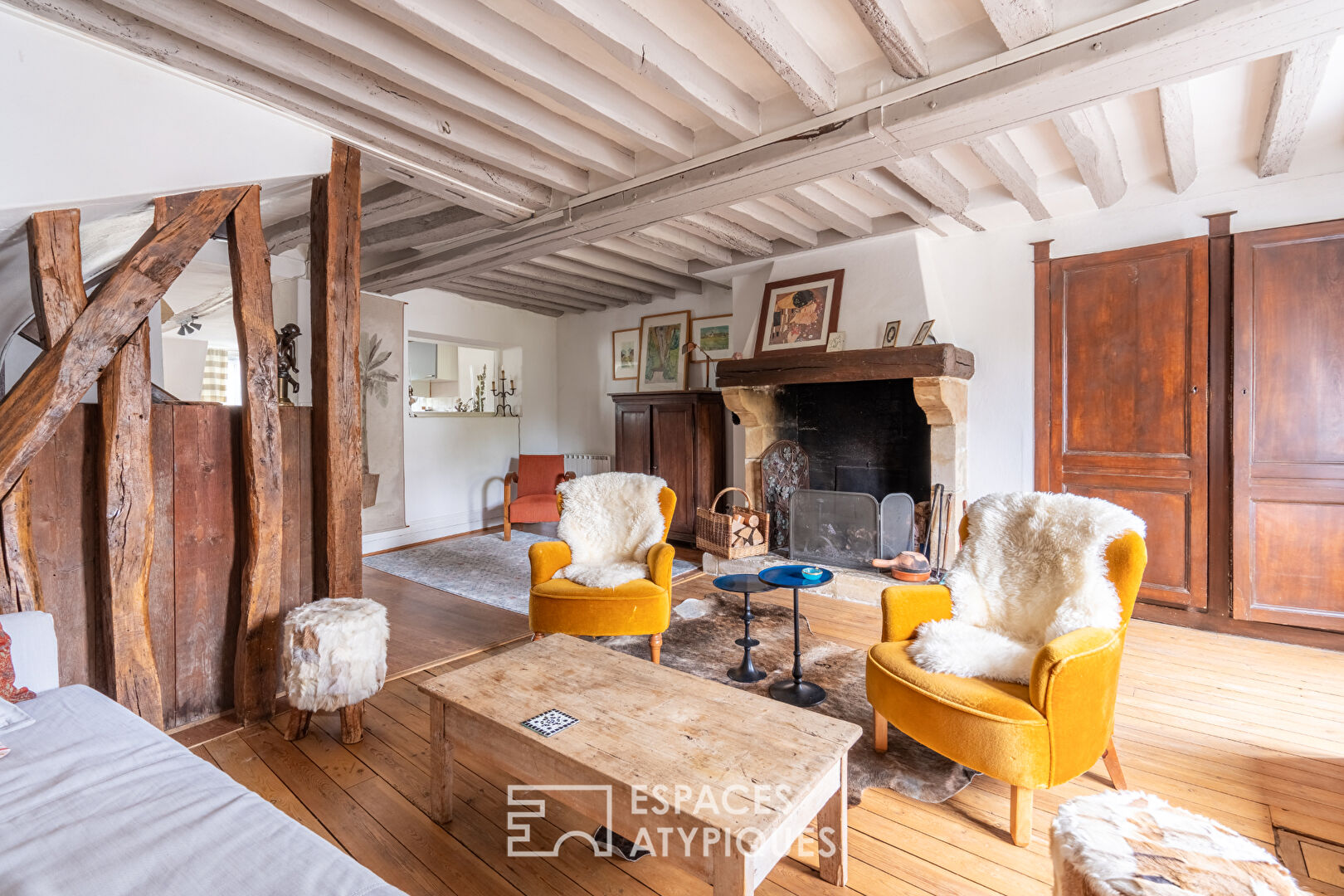 Charming Triplex with breathtaking view in the heart of the village