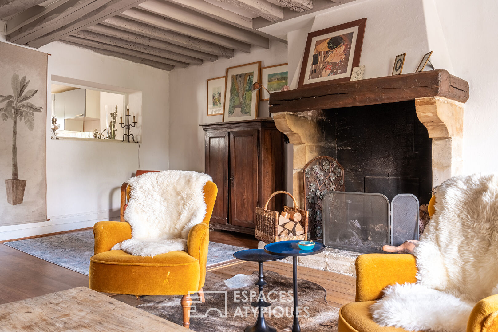 Charming Triplex with breathtaking view in the heart of the village