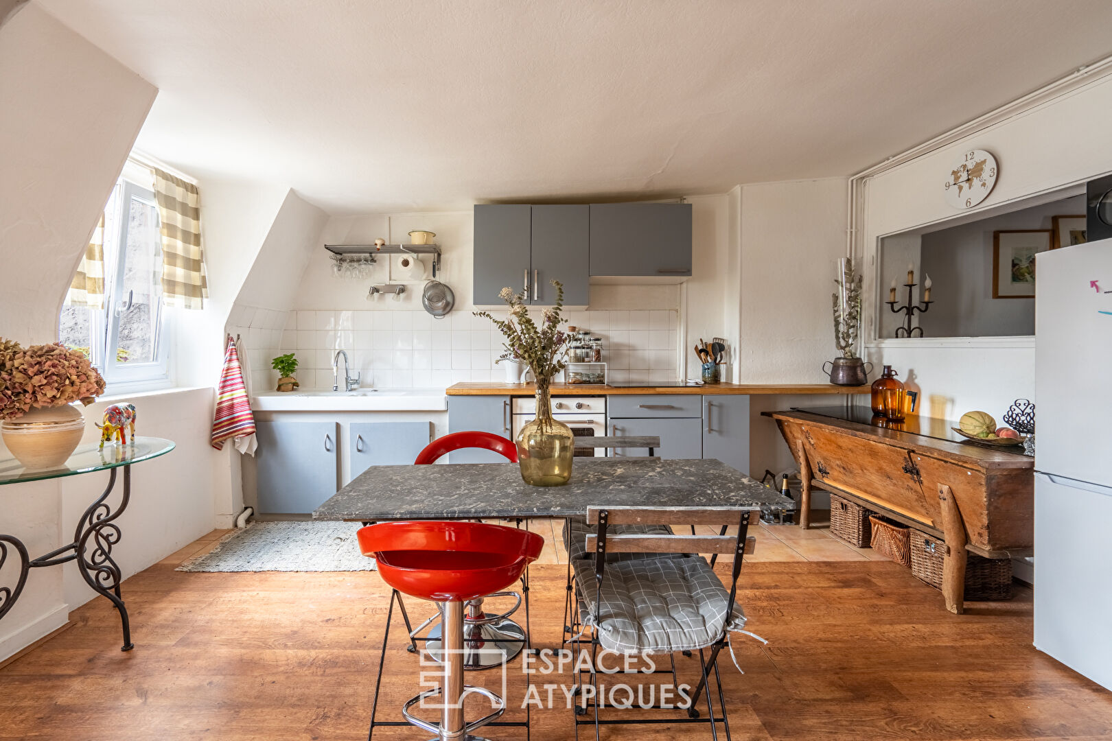 Charming Triplex with breathtaking view in the heart of the village