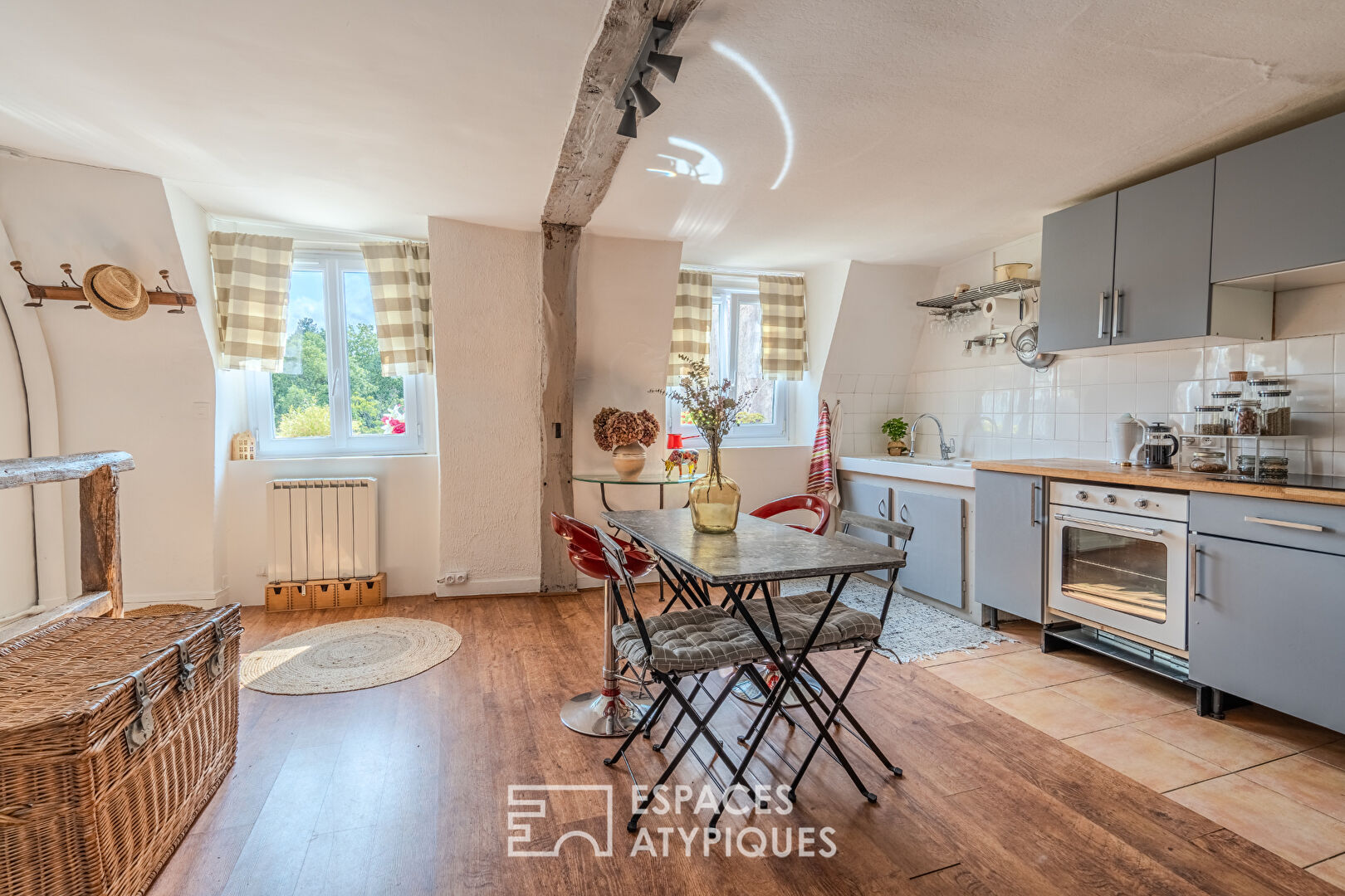 Charming Triplex with breathtaking view in the heart of the village