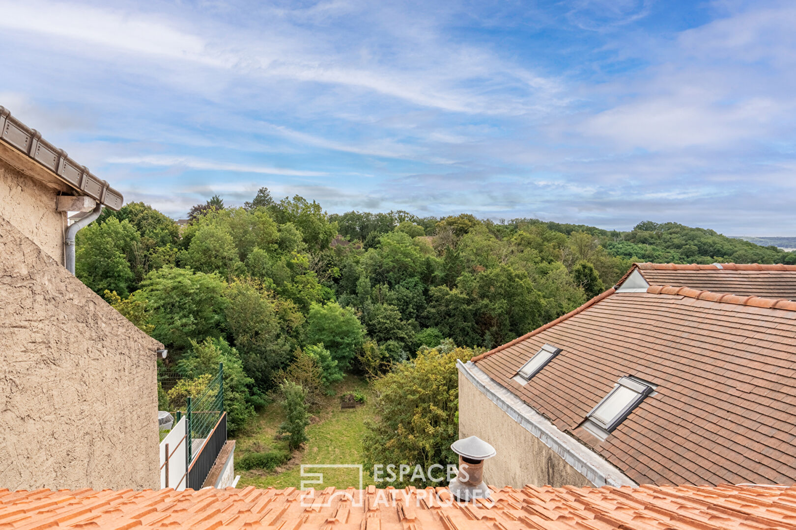 Charmant Triplex à la vue époustouflante  au coeur de village