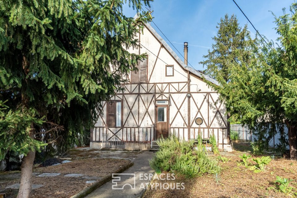 Emplacement exceptionnel pour cette ancienne maison en bois au Vésinet