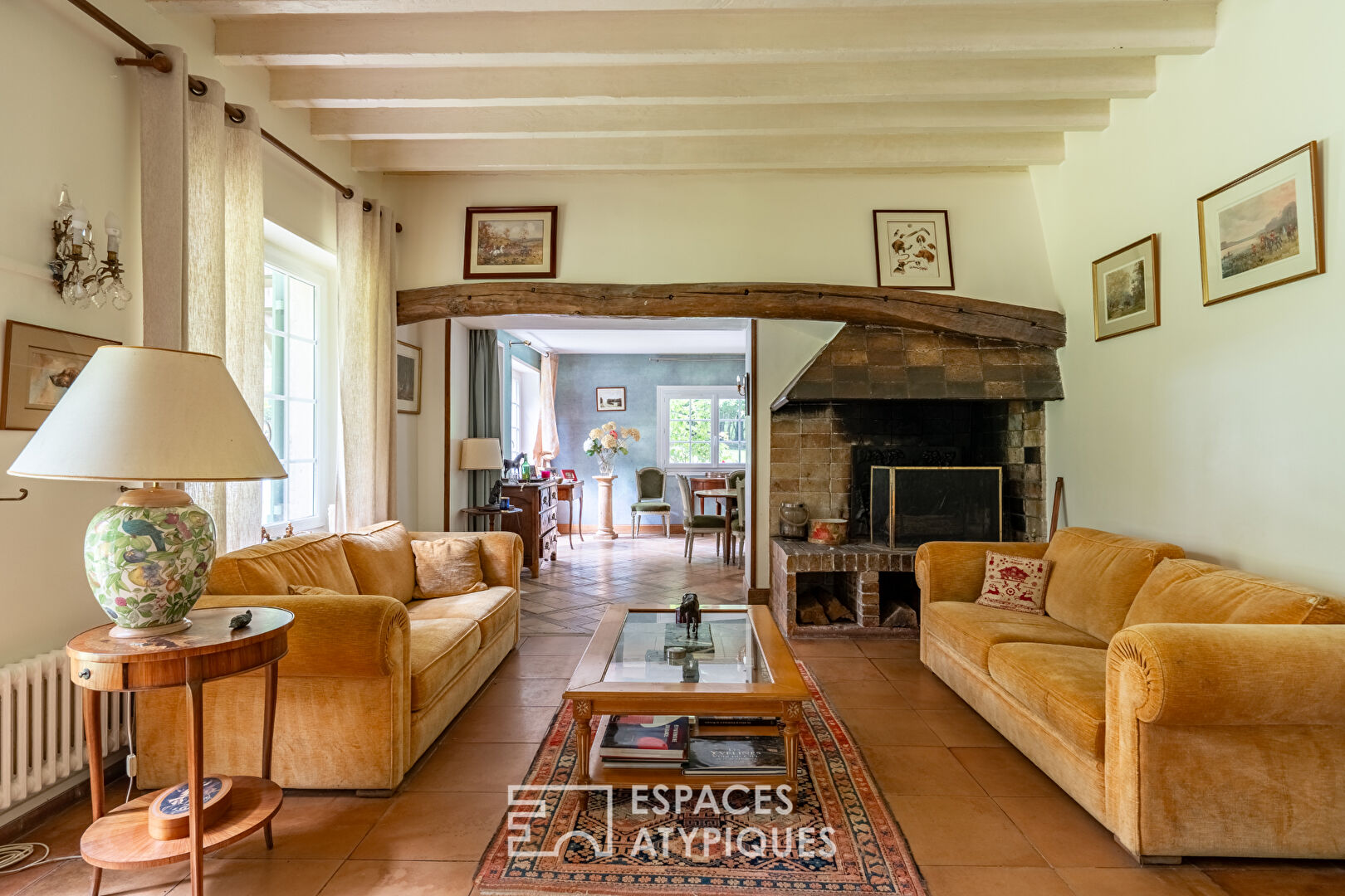 Magnifique propriété avec piscine et installations équestres à Poigny-la-Forêt