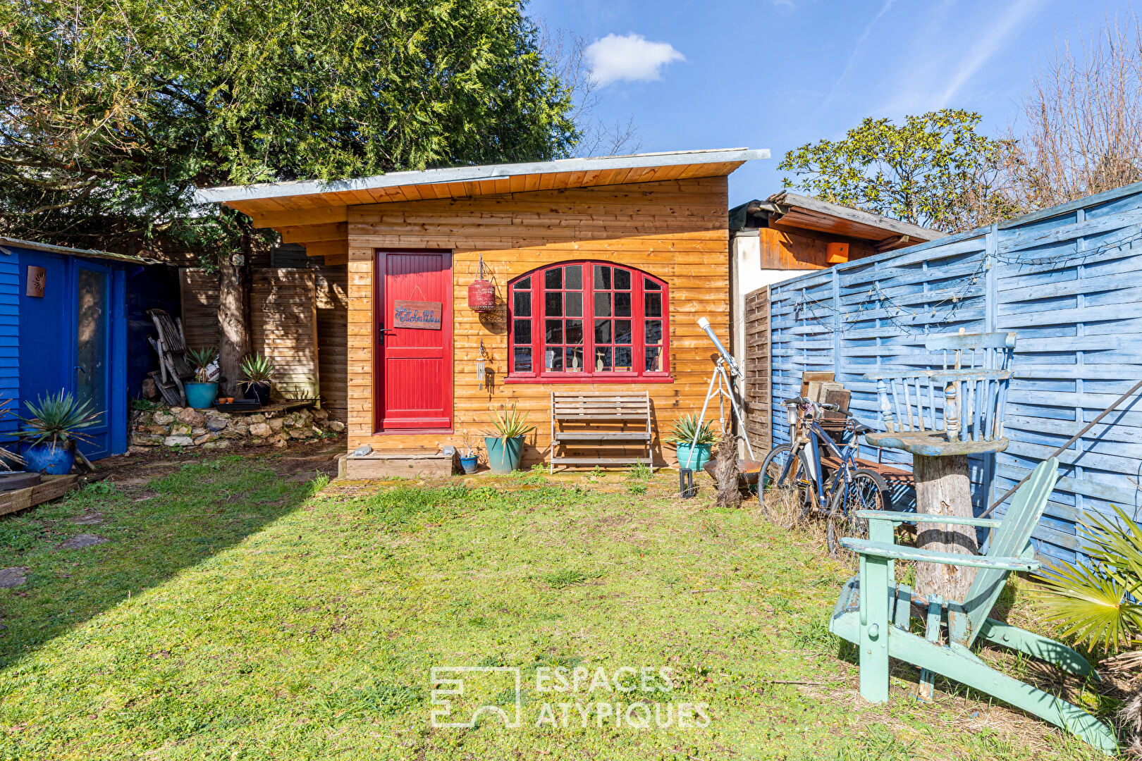 La bohême : maison en plain-pied avec jardin et ses deux ateliers