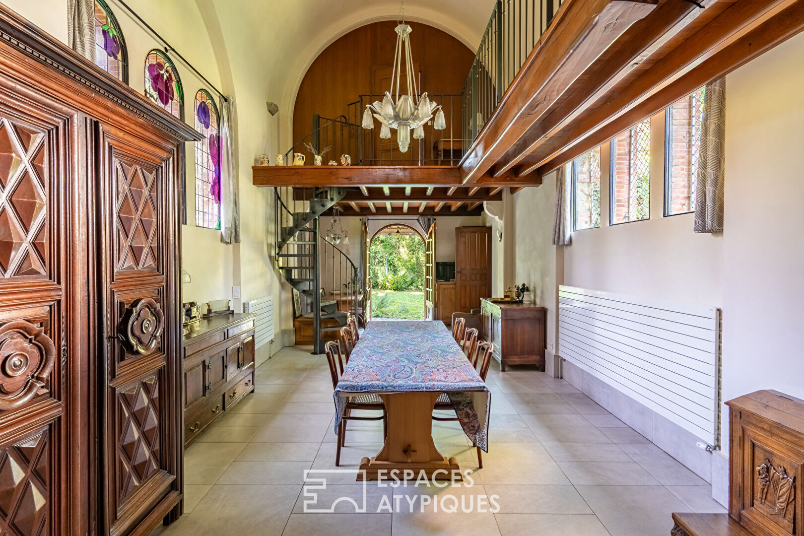 Former chapel transformed into a haven of peace in Jouy-en-Josas