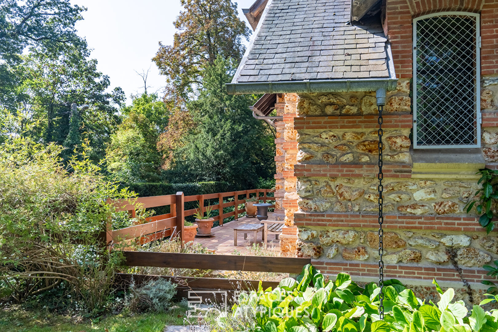 Ancienne chapelle transformée en havre de paix à Jouy-en-Josas