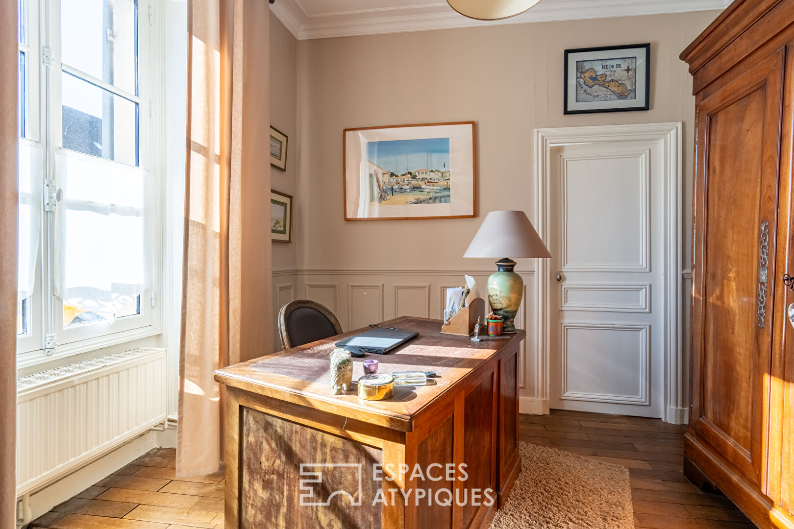 Maison De Famille Bourgeoise en plein coeur de village