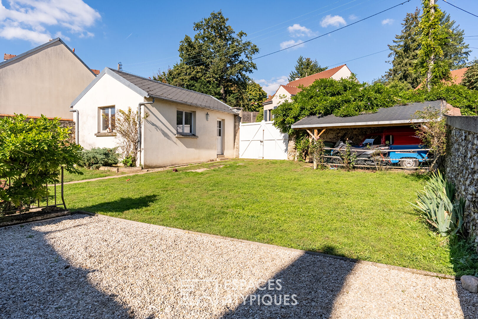 Maison De Famille Bourgeoise en plein coeur de village