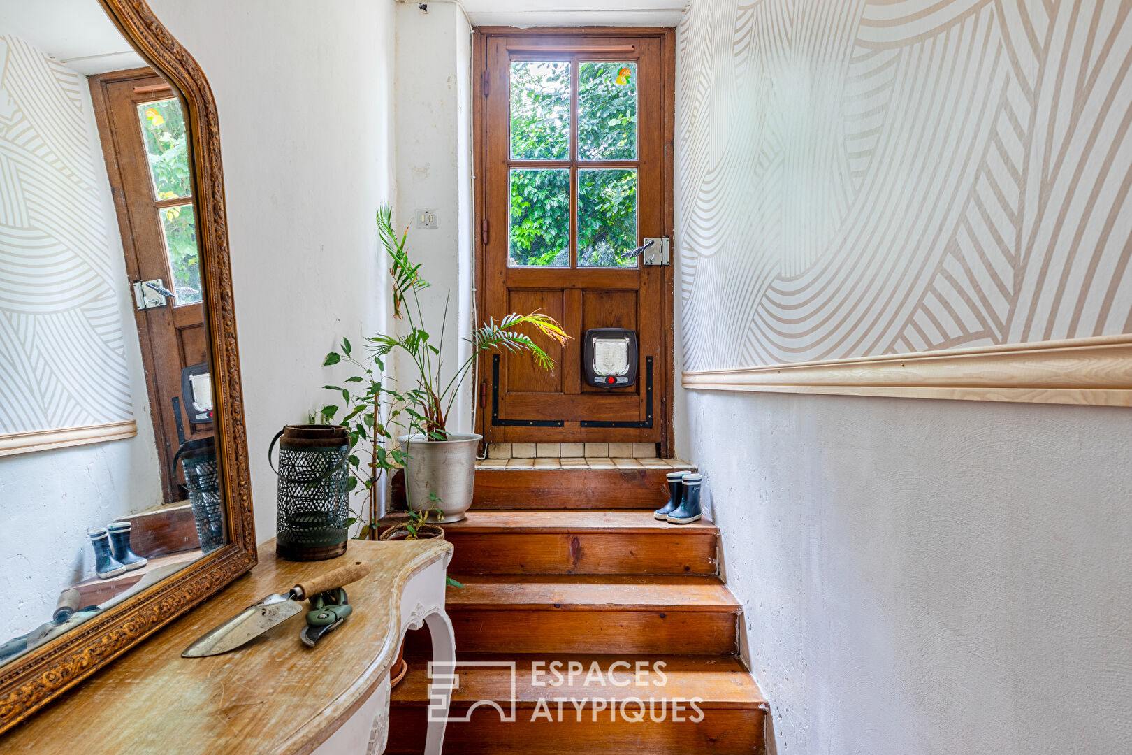 Maison de charme et son jardin suspendu à 2 pas des commerces